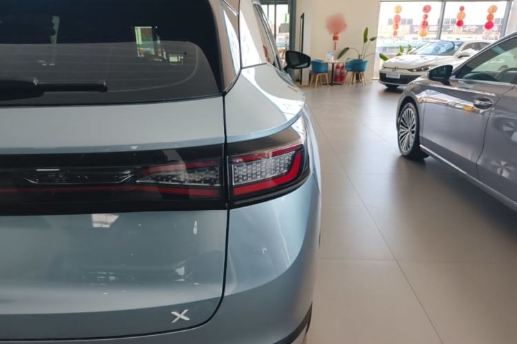 Used Volkswagen ID.4 X 2025 Smart Version Pure & Intelligent Enjoyment Edition Right Rear Taillight