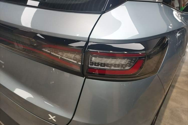 Used Volkswagen ID.4 X 2025 Revised Version Smart Edition Purely Intelligent Enjoyment Version Right Rear Taillight