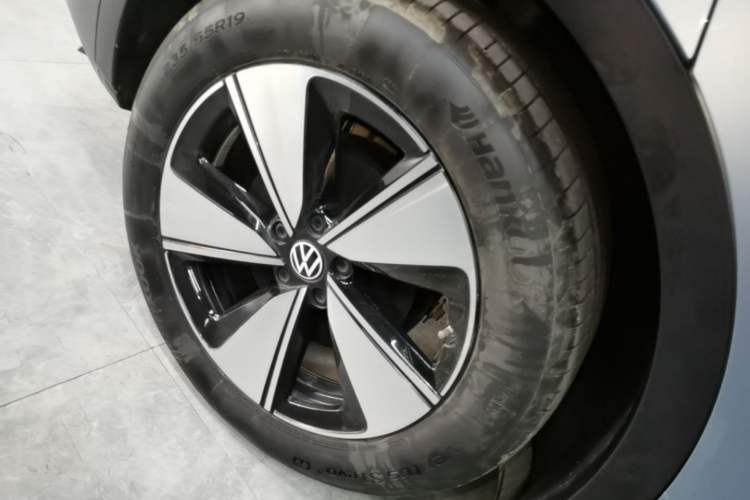 Used Volkswagen ID.4 X 2025 Smart Version Pure & Intelligent Enjoyment Edition Right Rear Wheel Hub