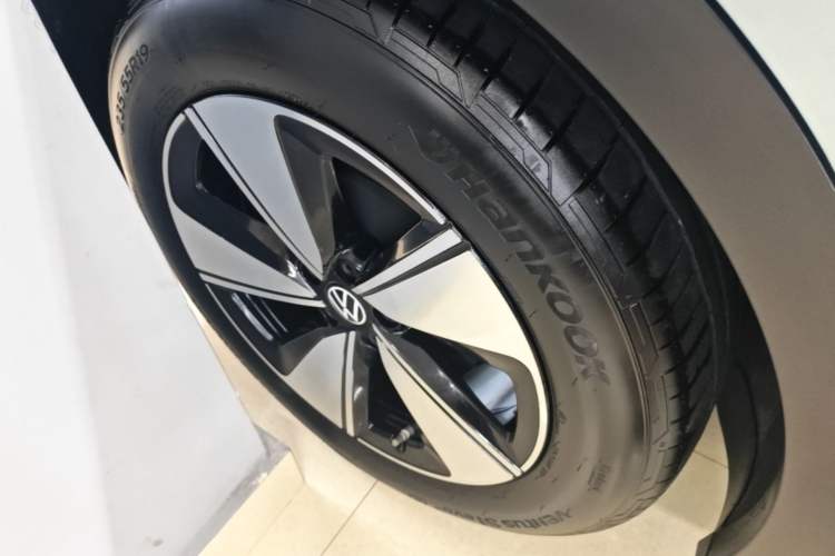 Used Volkswagen ID.4 X 2025 Smart Version Pure & Intelligent Enjoyment Edition Right Rear Wheel Hub