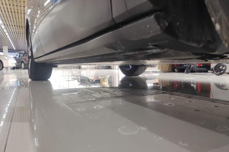 Used Volkswagen ID.4 X 2025 Smart Version Pure & Intelligent Enjoyment Edition Right Side Sill