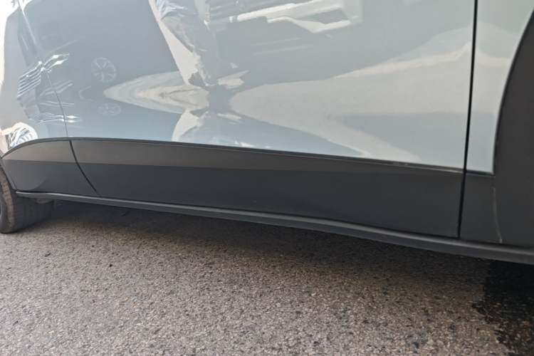 Used Volkswagen ID.4 X 2025 Smart Version Pure & Intelligent Enjoyment Edition Right Side Sill