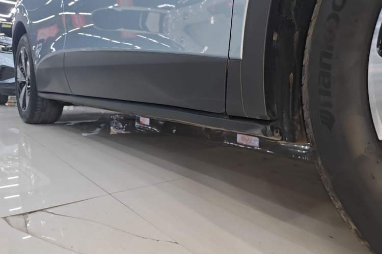 Used Volkswagen ID.4 X 2025 Smart Version Pure & Intelligent Enjoyment Edition Right Side Sill