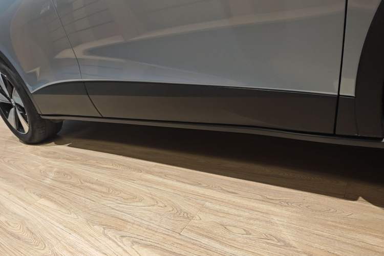 Used Volkswagen ID.4 X 2025 Smart Version Pure & Intelligent Enjoyment Edition Right Side Sill