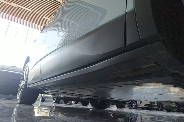 Used Volkswagen ID.4 X 2025 Smart Version Pure & Intelligent Enjoyment Edition Right Side Sill