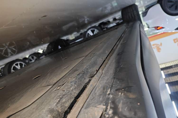 Used Volkswagen ID.4 X 2025 Smart Version Pure & Intelligent Enjoyment Edition Right Side Sill