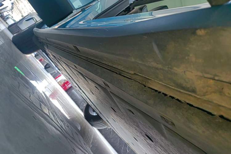 Used Volkswagen ID.4 X 2025 Smart Version Pure & Intelligent Enjoyment Edition Right Side Sill