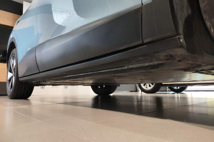 Used Volkswagen ID.4 X 2025 Smart Version Pure & Intelligent Enjoyment Edition Right Side Sill