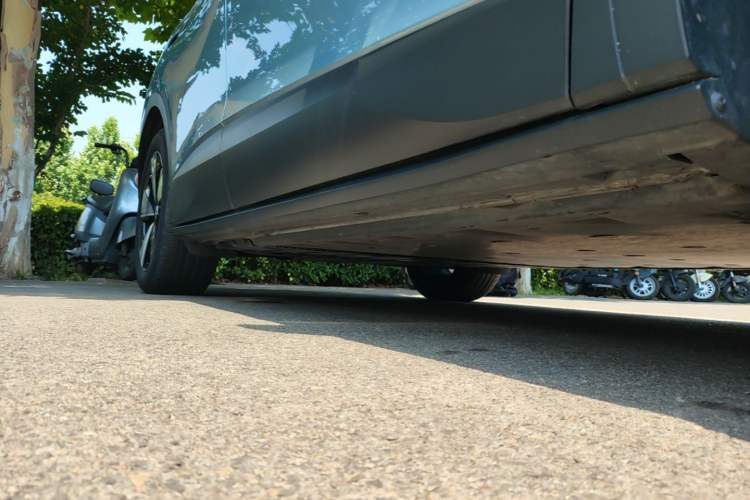 Used Volkswagen ID.4 X 2025 Smart Version Pure & Intelligent Enjoyment Edition Right Side Sill