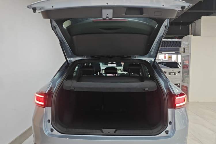 Used Volkswagen ID.4 X 2025 Smart Version Pure & Intelligent Enjoyment Edition Trunk