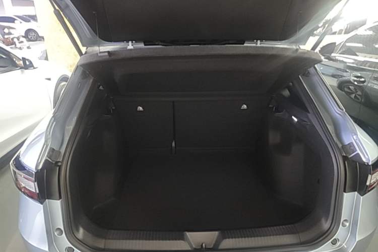 Used Volkswagen ID.4 X 2025 Smart Version Pure & Intelligent Enjoyment Edition Trunk