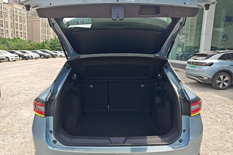 Used Volkswagen ID.4 X 2025 Smart Version Pure & Intelligent Enjoyment Edition Trunk