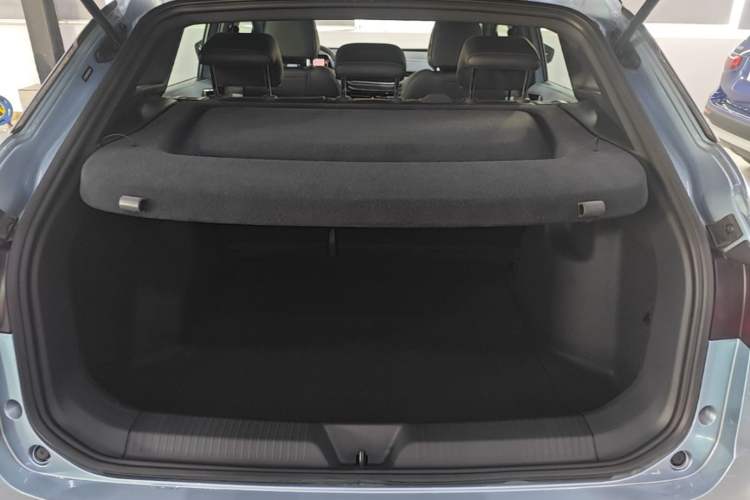 Used Volkswagen ID.4 X 2025 Smart Version Pure & Intelligent Enjoyment Edition Trunk