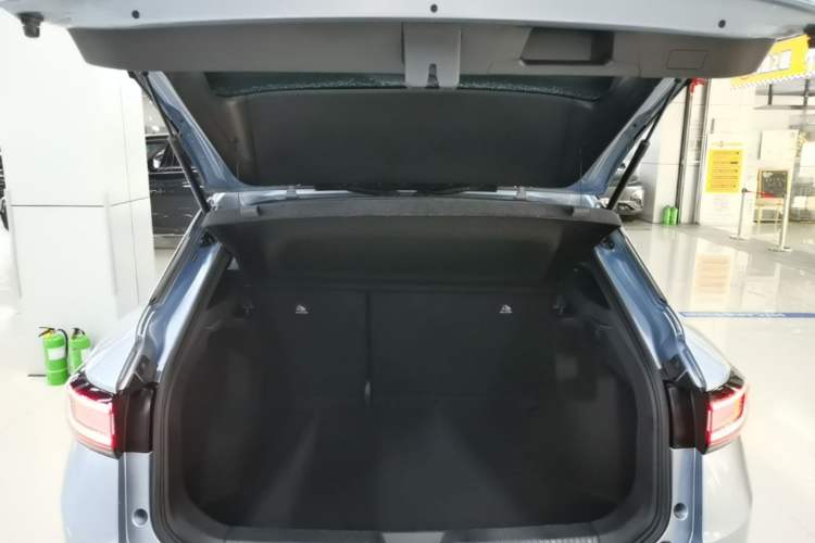 Used Volkswagen ID.4 X 2025 Smart Version Pure & Intelligent Enjoyment Edition Trunk