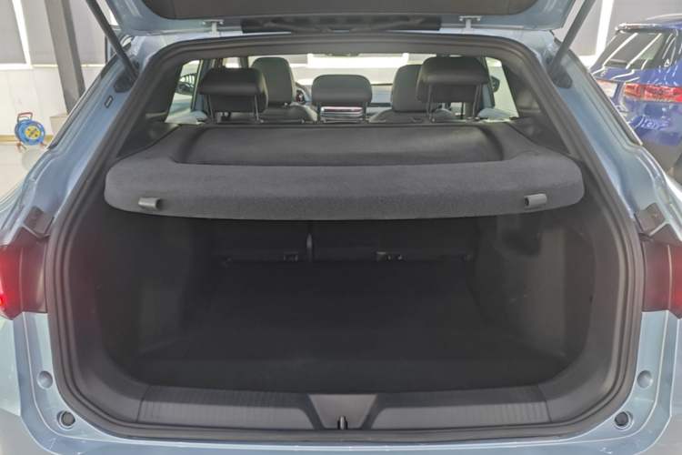 Used Volkswagen ID.4 X 2025 Smart Version Pure & Intelligent Enjoyment Edition Trunk