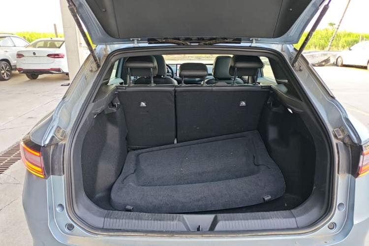 Used Volkswagen ID.4 X 2025 Smart Version Pure & Intelligent Enjoyment Edition Trunk