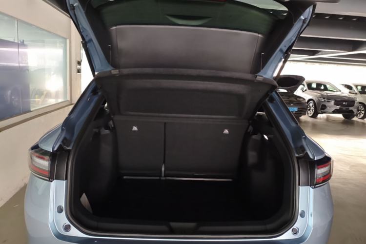 Used Volkswagen ID.4 X 2025 Smart Version Pure & Intelligent Enjoyment Edition Trunk