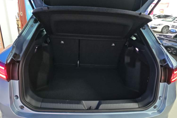Used Volkswagen ID.4 X 2025 Smart Version Pure & Intelligent Enjoyment Edition Trunk