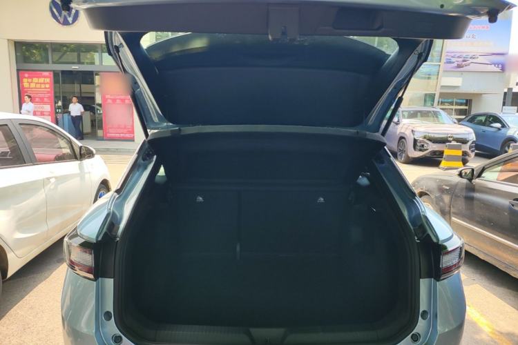 Used Volkswagen ID.4 X 2025 Smart Version Pure & Intelligent Enjoyment Edition Trunk