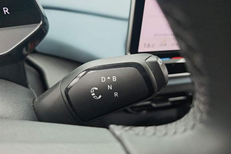 Used Volkswagen ID.4 X 2025 Smart Version Pure & Intelligent Enjoyment Edition Gear Lever