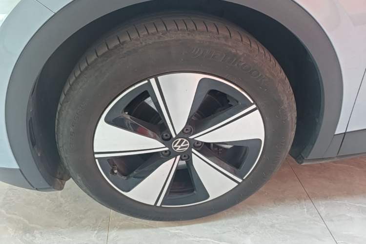 Used Volkswagen ID.4 X 2025 Smart Version Pure & Intelligent Enjoyment Edition Exterior 4