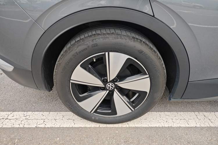Used Volkswagen ID.4 X 2025 Smart Version Pure & Intelligent Enjoyment Edition Exterior 6