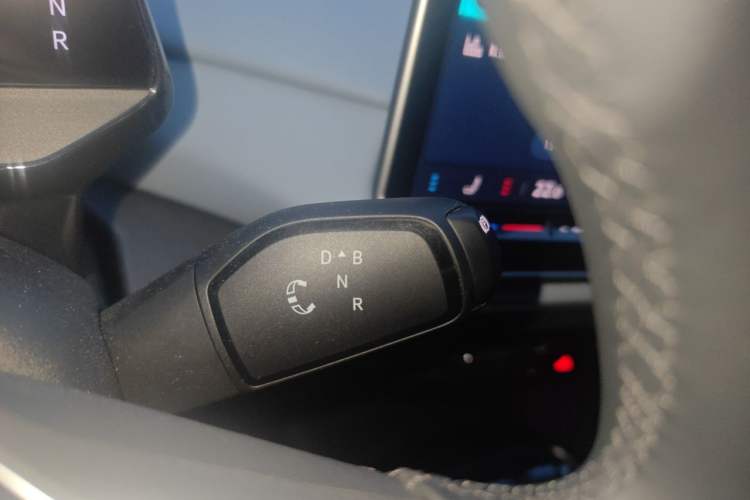 Used Volkswagen ID.4 X 2025 Smart Version Pure & Intelligent Enjoyment Edition Gear Lever