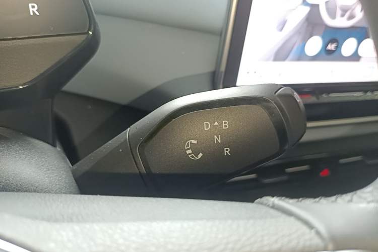Used Volkswagen ID.4 X 2025 Smart Version Pure & Intelligent Enjoyment Edition Gear Lever