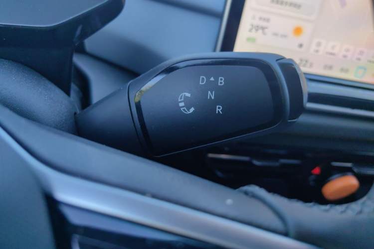 Used Volkswagen ID.4 X 2025 Smart Version Pure & Intelligent Enjoyment Edition Gear Lever