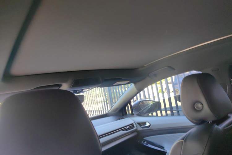 Used Volkswagen ID.4 X 2025 Smart Version Pure & Intelligent Enjoyment Edition Headliner