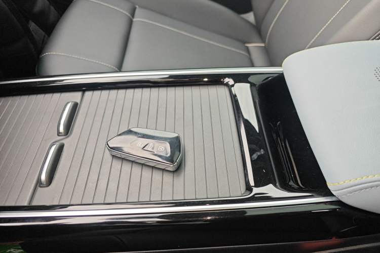 Used Volkswagen ID.4 X 2025 Smart Version Pure & Intelligent Enjoyment Edition Interior 1