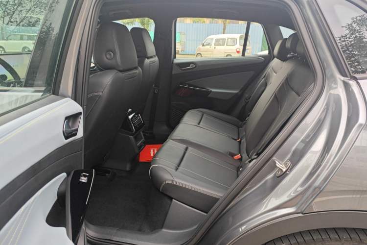 Used Volkswagen ID.4 X 2025 Smart Version Pure & Intelligent Enjoyment Edition Interior 4