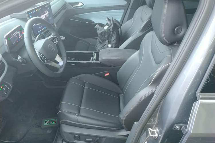 Used Volkswagen ID.4 X 2025 Smart Version Pure & Intelligent Enjoyment Edition Left Front Seat