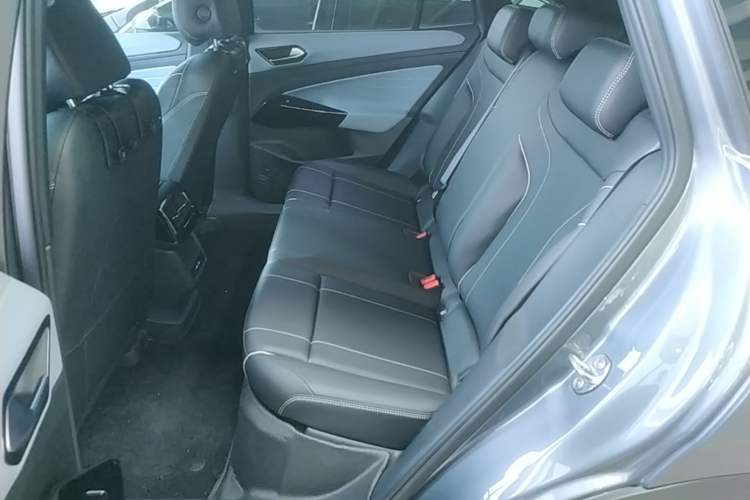 Used Volkswagen ID.4 X 2025 Smart Version Pure & Intelligent Enjoyment Edition Left Rear Seat