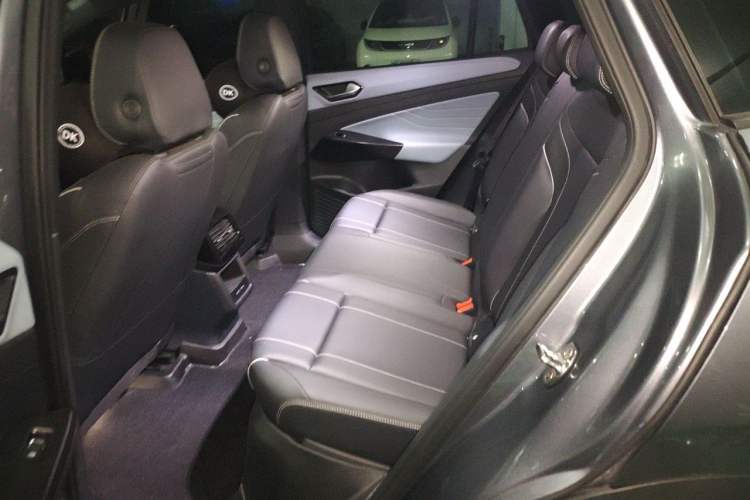 Used Volkswagen ID.4 X 2025 Smart Version Pure & Intelligent Enjoyment Edition Left Rear Seat