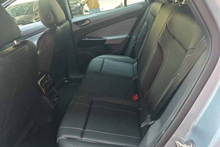 Used Volkswagen ID.4 X 2025 Smart Version Pure & Intelligent Enjoyment Edition Left Rear Seat