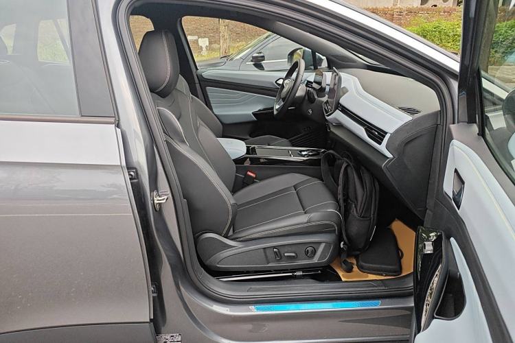 Used Volkswagen ID.4 X 2025 Smart Version Pure & Intelligent Enjoyment Edition Right Front Seat