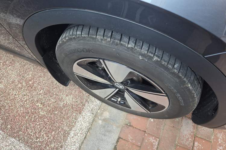 Used Volkswagen ID.4 X 2025 Smart Version Pure & Intelligent Enjoyment Edition Right Front Wheel Hub