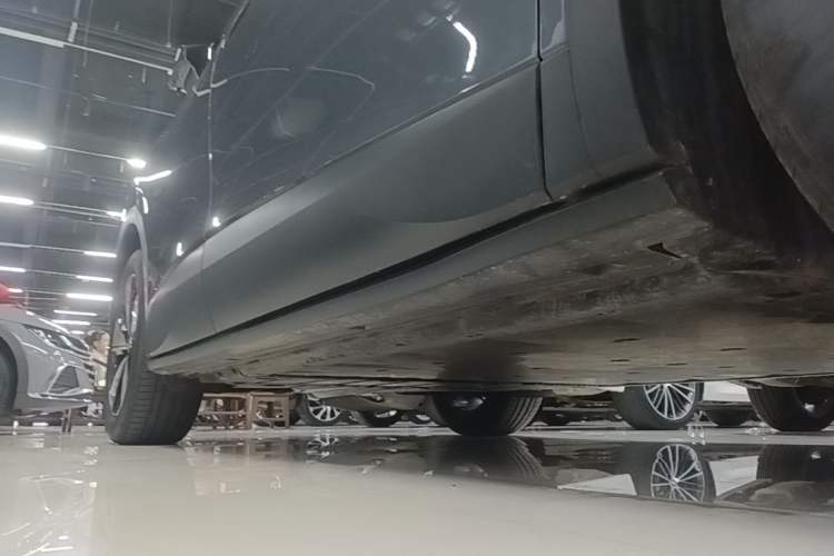 Used Volkswagen ID.4 X 2025 Smart Version Pure & Intelligent Enjoyment Edition Right Side Sill
