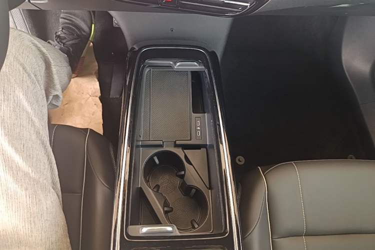 Used Volkswagen ID.4 X 2025 Smart Version Pure & Intelligent Enjoyment Edition Gear Lever