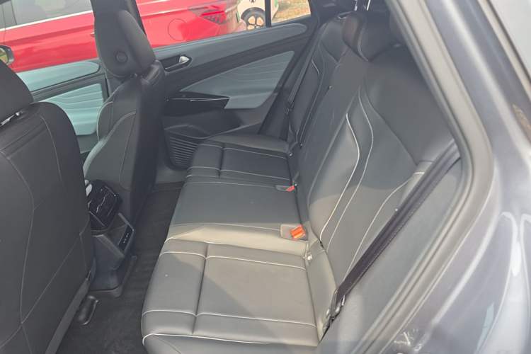 Used Volkswagen ID.4 X 2025 Smart Version Pure & Intelligent Enjoyment Edition Left Rear Seat