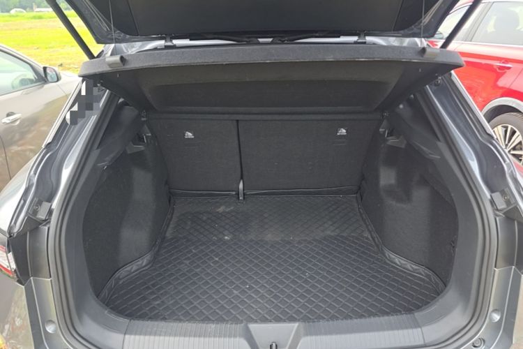 Used Volkswagen ID.4 X 2025 Smart Version Pure & Intelligent Enjoyment Edition Trunk