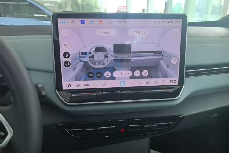 Used Volkswagen ID.4 X 2025 Smart Version Pure & Intelligent Enjoyment Edition Audio And AC Panel