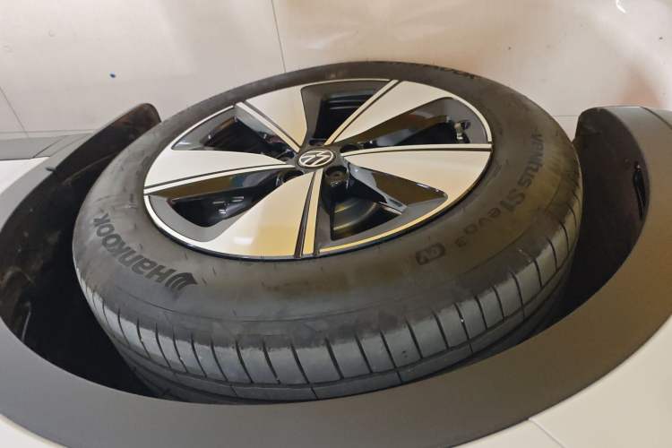 Used Volkswagen ID.4 X 2025 Smart Version Pure & Intelligent Enjoyment Edition Exterior 1