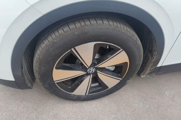 Used Volkswagen ID.4 X 2025 Smart Version Pure & Intelligent Enjoyment Edition Exterior 4