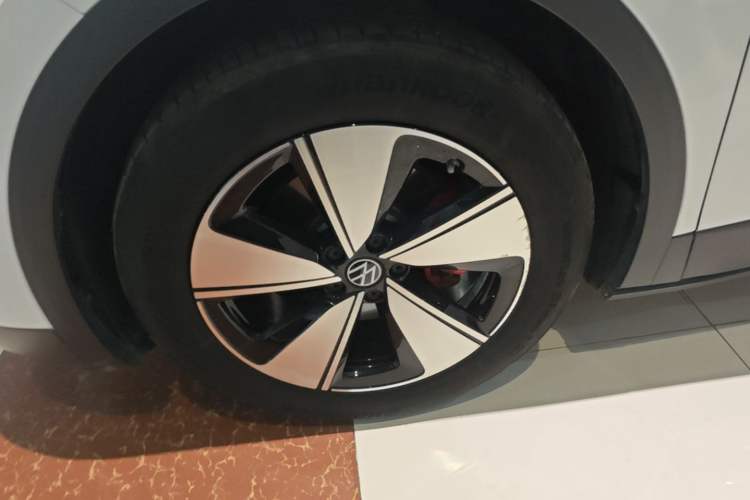 Used Volkswagen ID.4 X 2025 Smart Version Pure & Intelligent Enjoyment Edition Exterior 4
