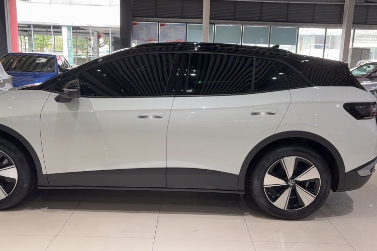 Used Volkswagen ID.4 X 2025 Smart Version Pure & Intelligent Enjoyment Edition Exterior 5
