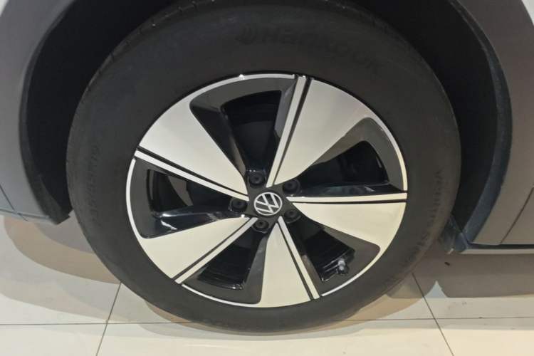 Used Volkswagen ID.4 X 2025 Smart Version Pure & Intelligent Enjoyment Edition Exterior 5