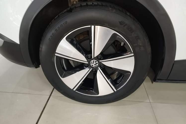 Used Volkswagen ID.4 X 2025 Smart Version Pure & Intelligent Enjoyment Edition Exterior 5