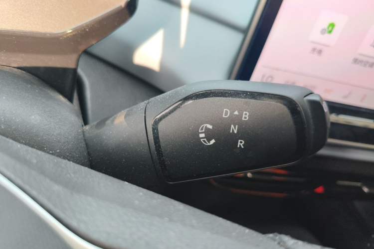 Used Volkswagen ID.4 X 2025 Smart Version Pure & Intelligent Enjoyment Edition Gear Lever